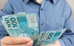 13º salário para aposentados e pensionistas deve ser pago em agosto e novembro