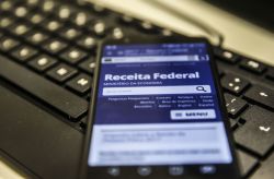 Isenção de IR até R$ 5 mil pode ser alcançada com taxação sobre lucros e dividendos 