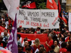 Senado avança em PEC que reduz jornada de trabalho para 36 horas semanais Senado avança em PEC que reduz jornada de trabalho para 36 horas semanais