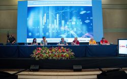 Mesmos serviços, mesmo direitos: categoria debate saídas contra avanço da precarização trabalhista no setor financeiro Mesmos serviços, mesmo direitos: categoria debate saídas contra avanço da precarização trabalhista no setor financeiro