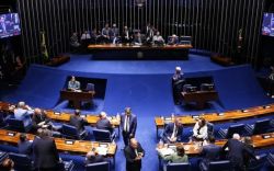 PEC do fim da escala 6x1 está parada no Senado; pressão deve aumentar! PEC do fim da escala 6x1 está parada no Senado; pressão deve aumentar!