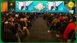 Conjuntura internacional, guerra tecnológica e desafios do desenvolvimento pautam segundo dia da 28ª Conferência Nacional dos Bancários Conjuntura internacional, guerra tecnológica e desafios do desenvolvimento pautam segundo dia da 28ª Conferência Nacional dos Bancários