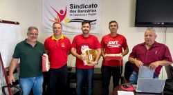 Sindicato dos Bancários de Araraquara participa da eleição da diretoria do SEEB Catanduva Sindicato dos Bancários de Araraquara participa da eleição da diretoria do SEEB Catanduva